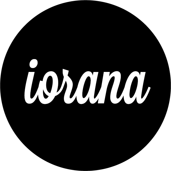Logo de iorana, tienda en el barrio de Gracia de Barcelona, España. Iorana: espacio de creadores, tienda en la que encontrar productos de artesanía local.